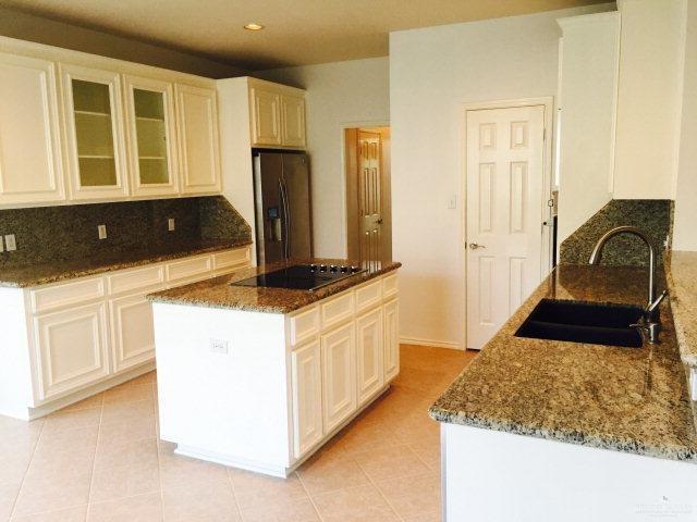 Building Photo - 2802 Santa Susana