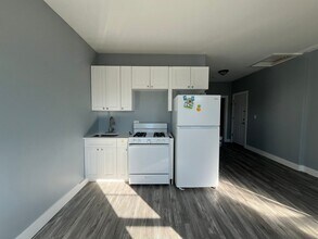 Building Photo - 170 Fulton Ave