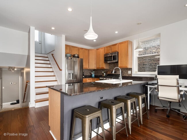 Foto del edificio - 3502 W Diversey Ave