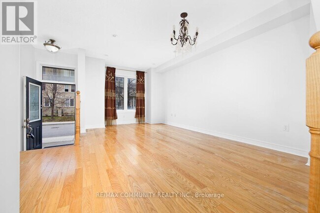 Photo du bâtiment - 25 Kawneer Terrace