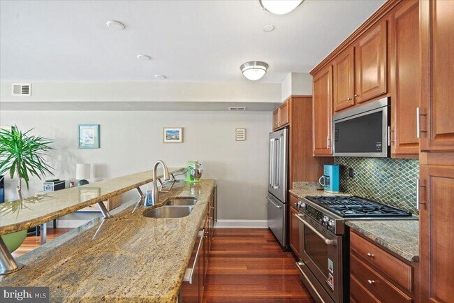 Foto del edificio - 1423 Clifton St NW