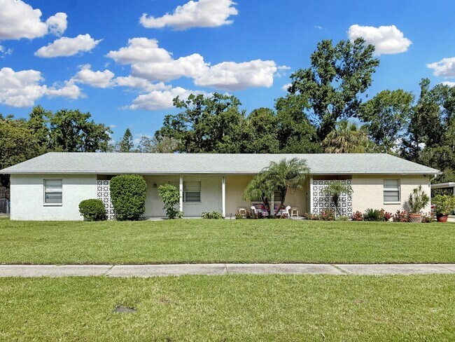 Foto del edificio - 6805 Mathers Ln