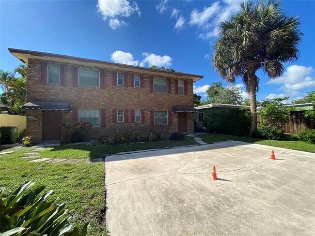 Foto del edificio - 310 SW 11th Ct