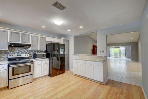 Building Photo - 865 Lantern Tree Ln