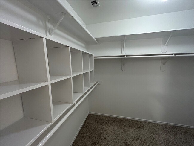 Foto del edificio - 4702 Buescher Ct