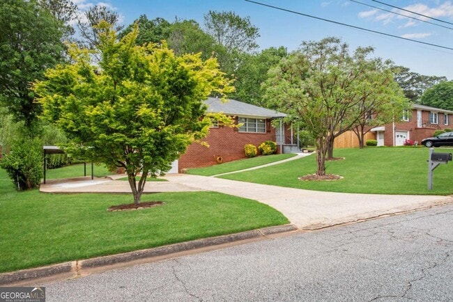 Foto del edificio - 718 Birchwood Ln SW