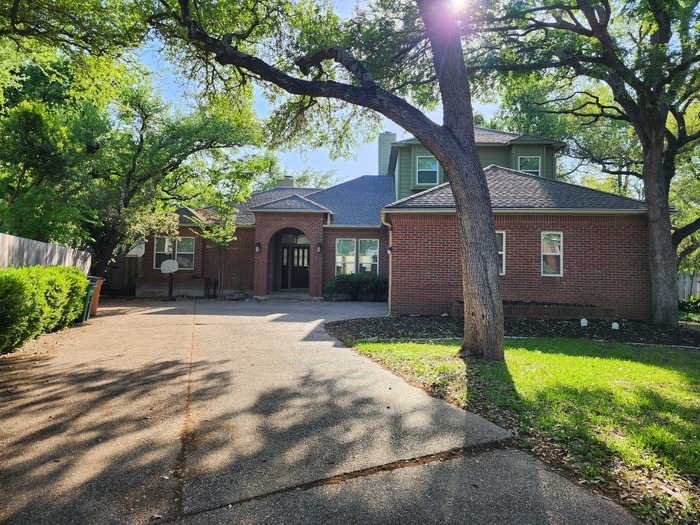 Foto principal - Stunning Cul-De-Sac Home for Lease in Jest...