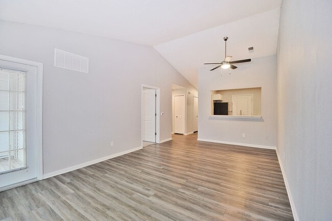 Building Photo - The Glens at Rolling Ridge