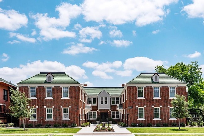 Foto del edificio - 2837 Hemphill St