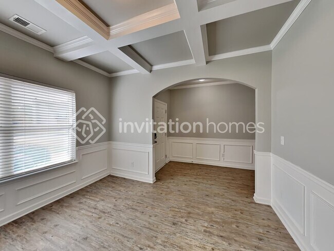 Building Photo - 1158 Paramount Dr