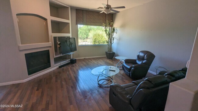 Building Photo - 5245 N Sterling Springs Dr