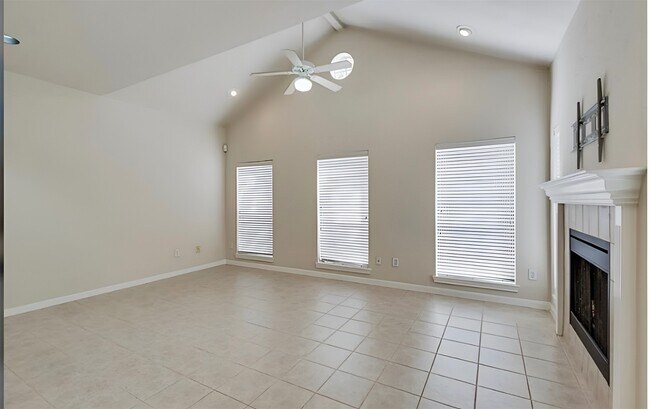 Building Photo - 12565 Piping Rock Dr