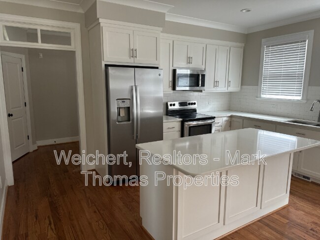 Foto del edificio - 2725 Duke Homestead Rd