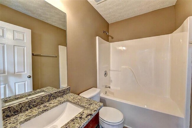 Building Photo - 670 Roxford Ln NE