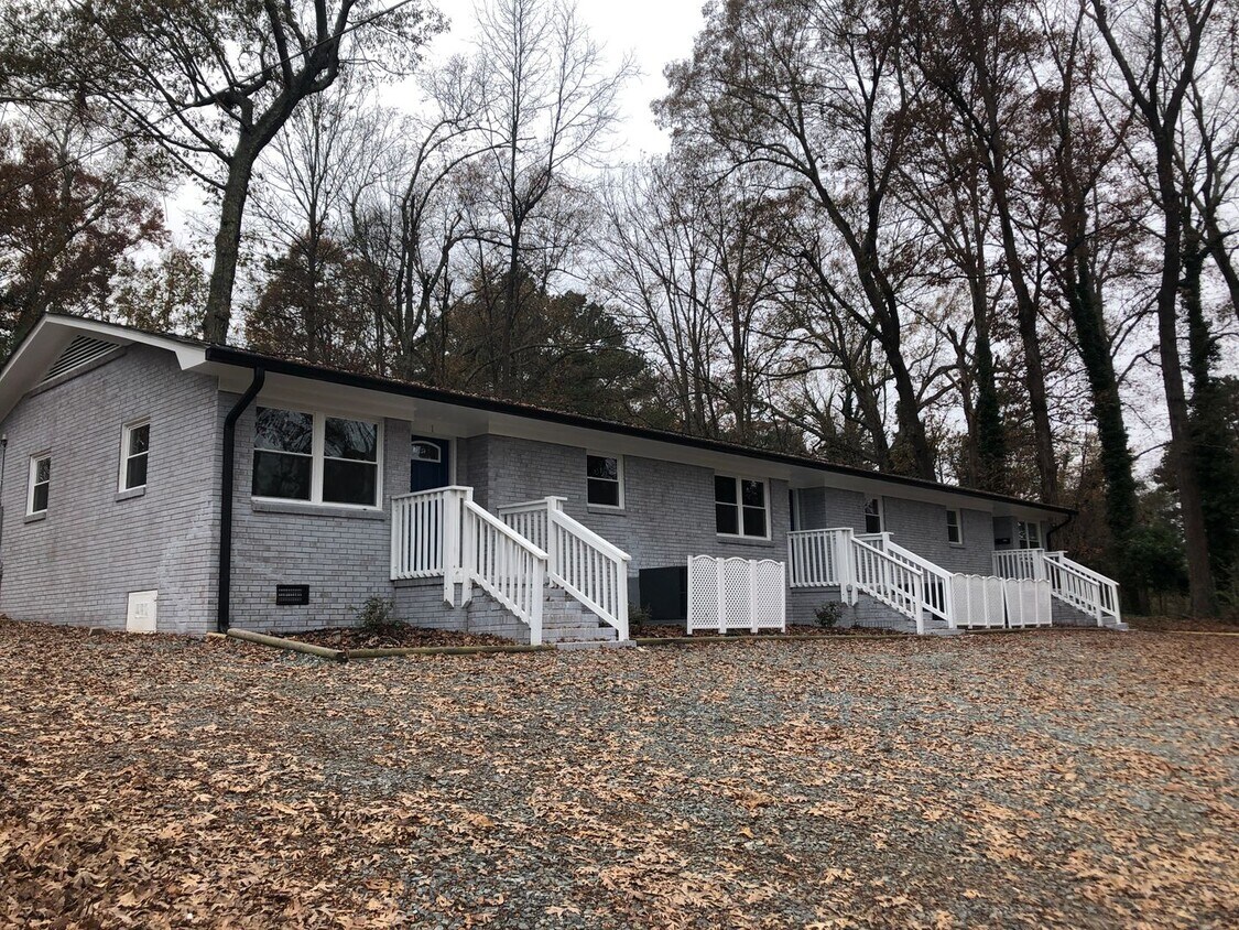 Foto principal - Oak Trail Apartments