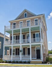 Building Photo - 893 Peterson St