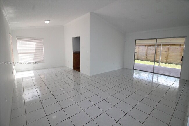 Foto del edificio - Northwest 57th Court, Hialeah, FL 33015 - 3 BR 2 BA house