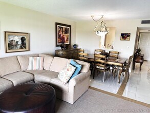 Building Photo - 7146 Huntington Ln