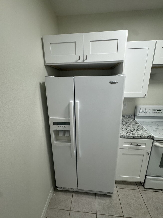 Foto del edificio - "Charming 3-Bed, 2-Bath Gem in Riverview –...