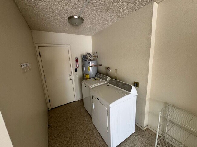 Foto del edificio - 16639 N 103rd Ave