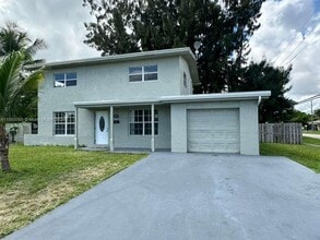 Building Photo - 1189 NW 45th Ave