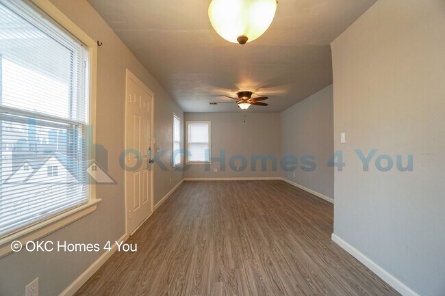 Building Photo - Updated 2 Bedroom in NW OKC! Save 50% off ...