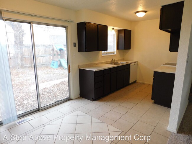 Building Photo - 2 br, 2 bath House - 584 Clifton Way
