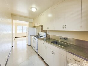 Building Photo - 1438 Liliha St
