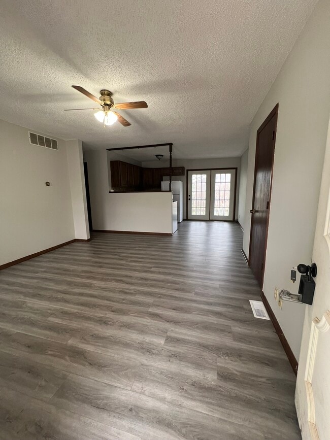 Building Photo - 103 N 3rd St