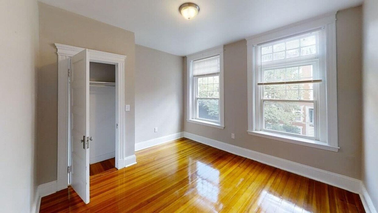 Foto del edificio - Awesome four bedroom in Brookline