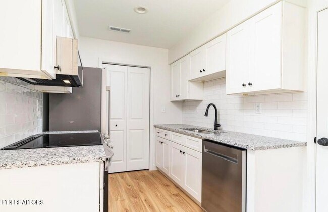 Foto del edificio - 1623 Francis Rd