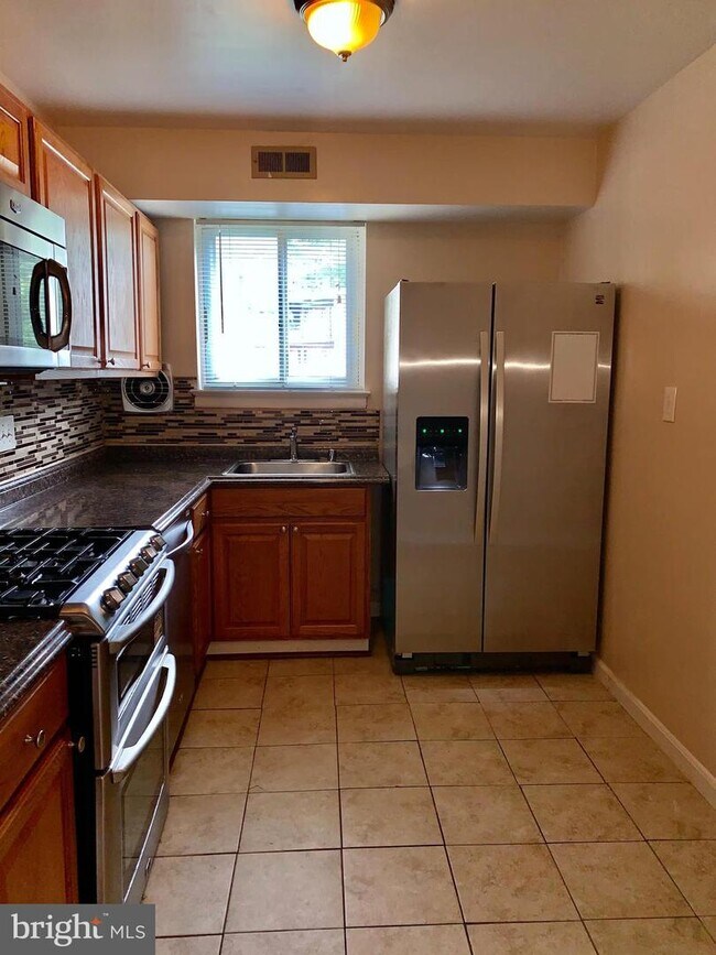 Foto del edificio - 11374 Cherry Hill Rd