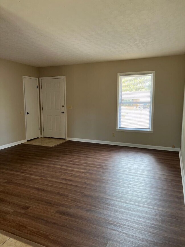 Building Photo - 3 br, 2 bath House - 114 Glenwood Ln