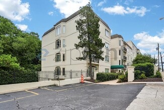 Building Photo - 3638 Peachtree Rd NE