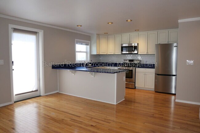 Foto del edificio - 3216 14th Ave W