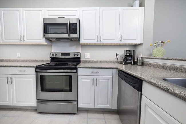 Building Photo - Heron Reserve