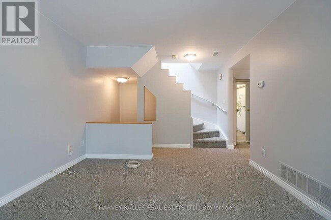Building Photo - 1422 Bayview Ave