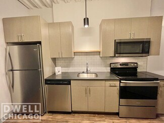 Building Photo - 911 W Dakin St