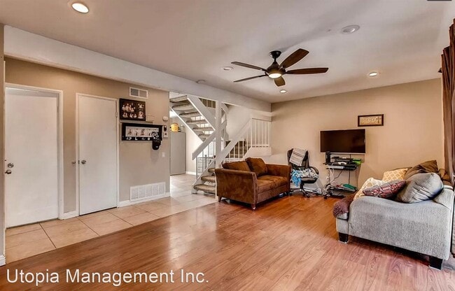 Building Photo - 3 br, 1.5 bath House - 4544 Anne Sladon St...