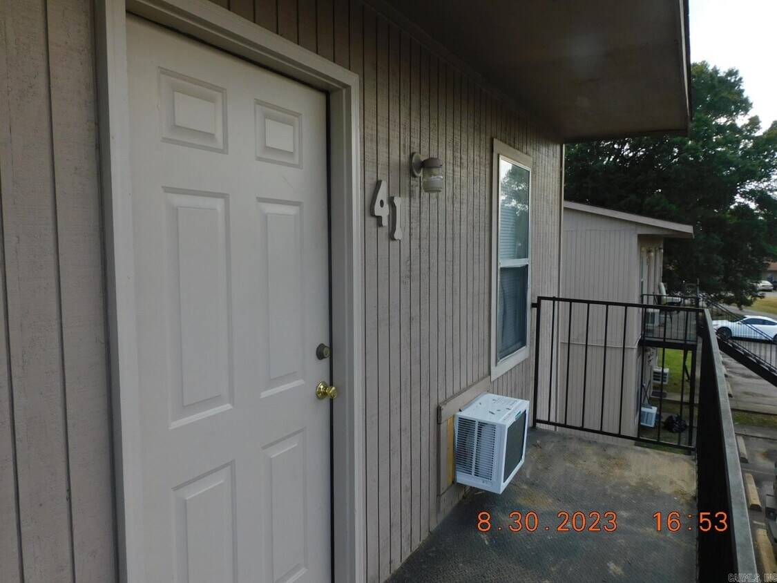 1313 McNutt Rd Unit 41, Conway, AR 72034 Room for Rent in Conway, AR