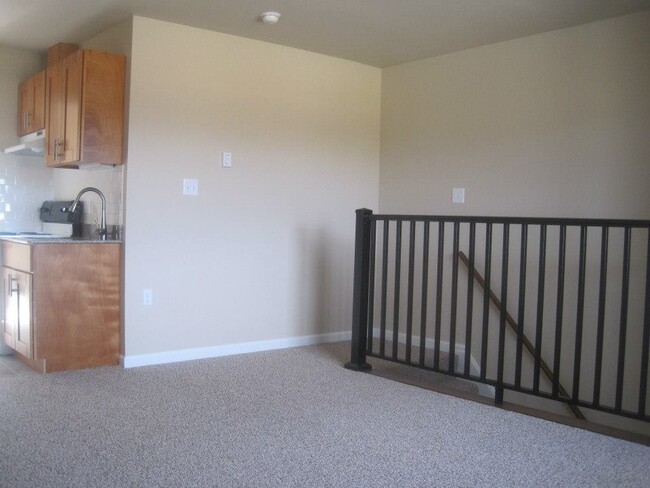 2nd Fl Living - 1300 Catherine St