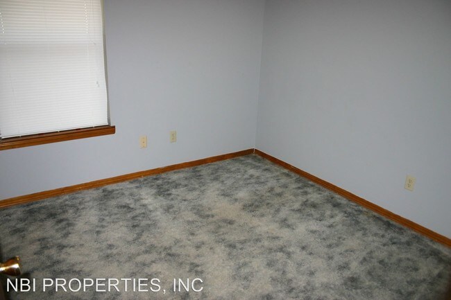 Building Photo - 3 br, 1 bath House - 880 AMOS STREET