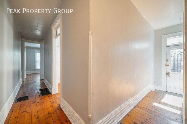Foto del edificio - Available in June! Located in the Short No...