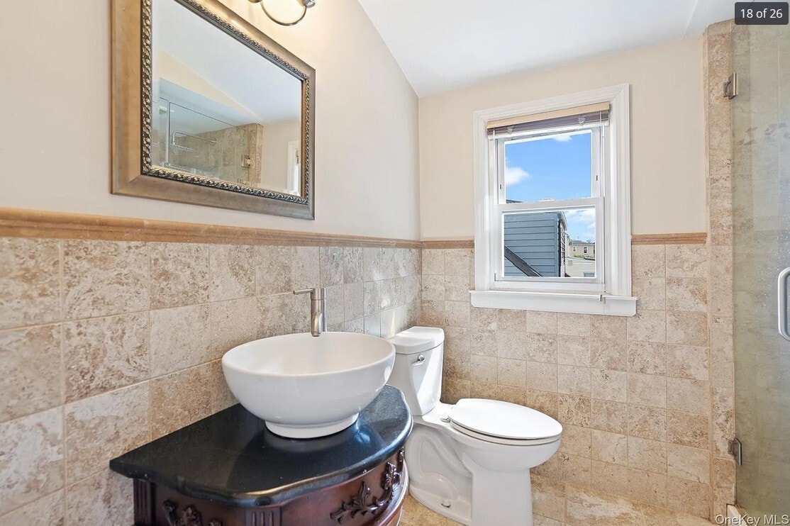 Building Photo - 304 Unqua Rd