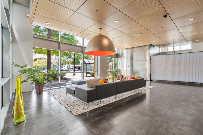 Building Photo - Upscale 2 Bed 2.5 Bath Condo In Contempora...