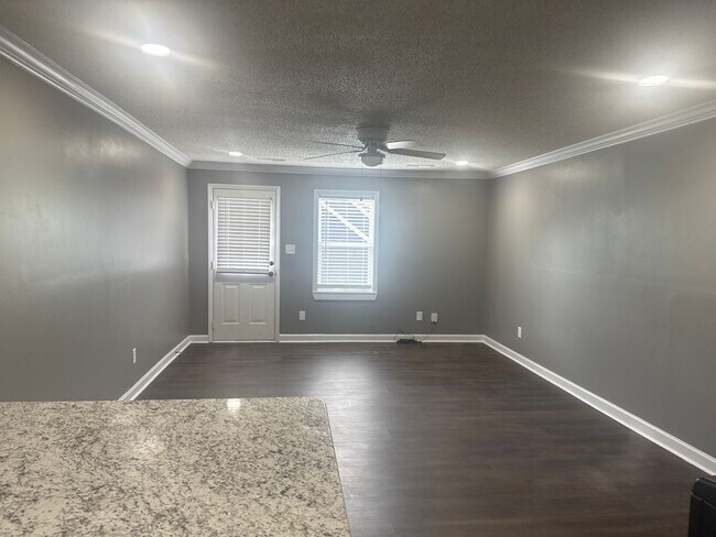 Foto del edificio - 1503 Tilghman Rd N