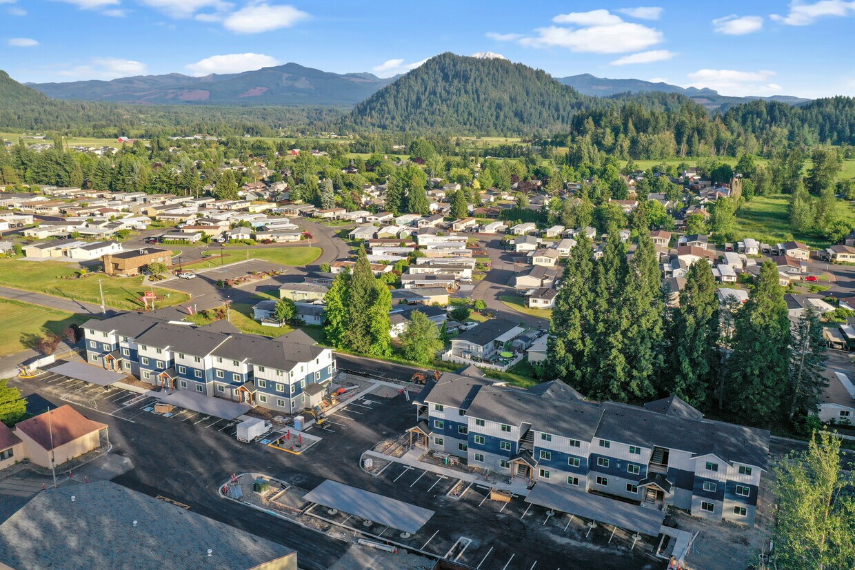 Traverse Apartments Apartments at 820 Mountain Villa Dr Enumclaw, WA