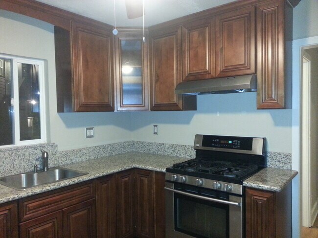Complete new kitchen. - 777 Elmira St