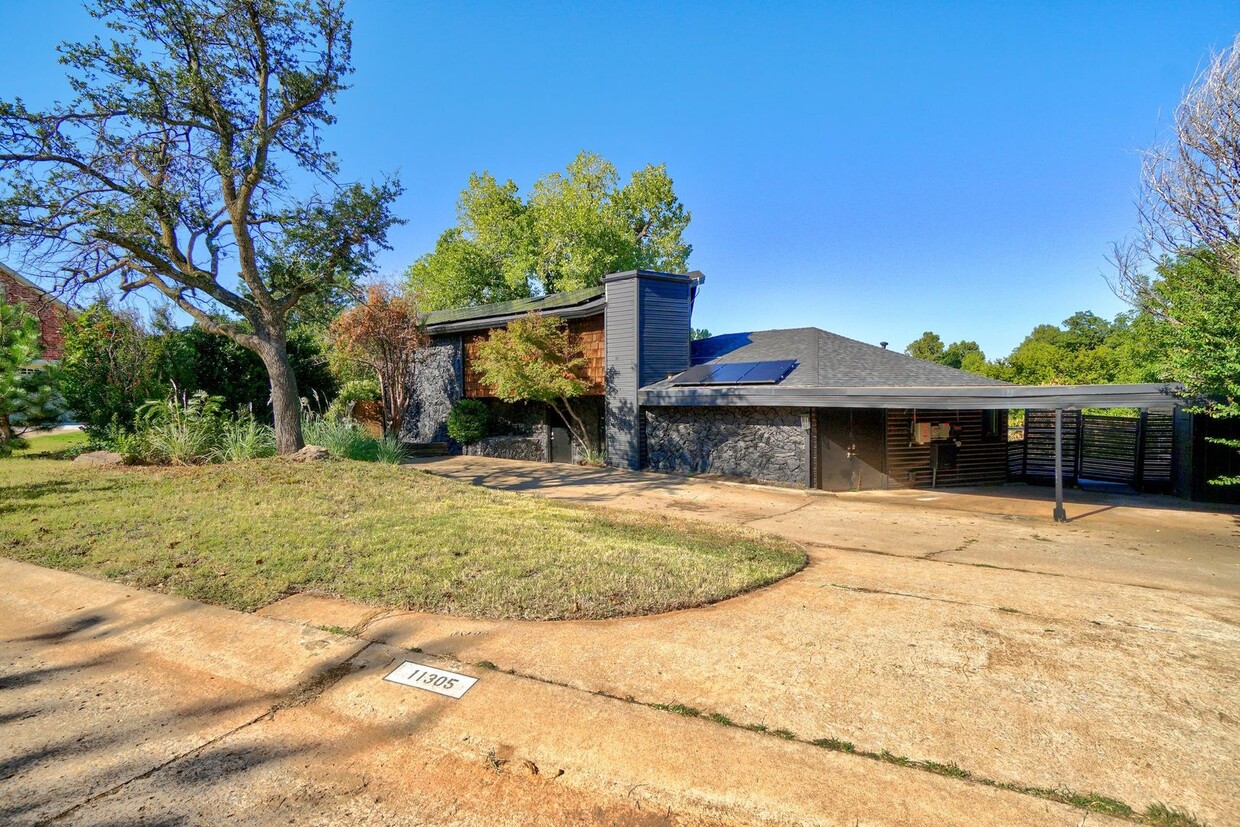 Foto principal - Stunning Mid-Century Modern Home with Saun...