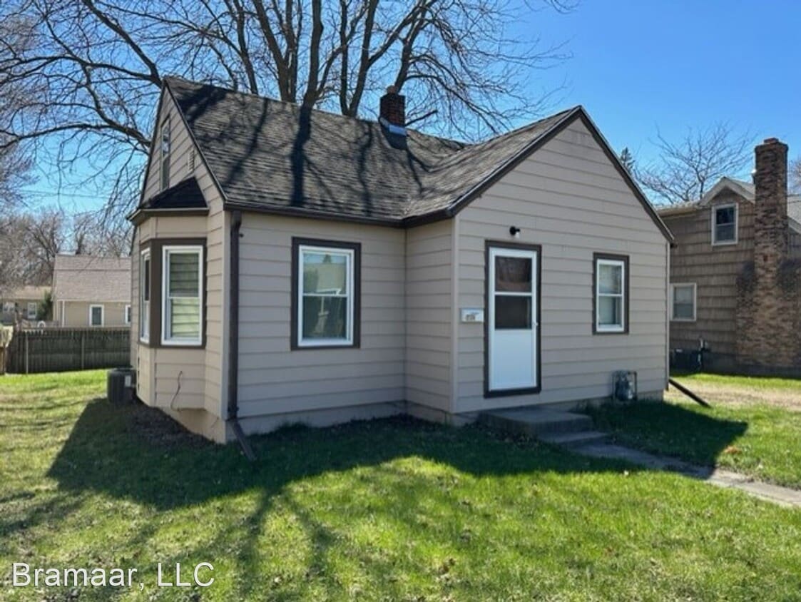 1403 Dunham St, Albert Lea, MN 56007 House Rental in Albert Lea, MN